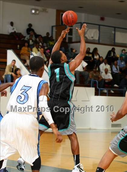 Thumbnail 2 in Sheldon vs. Compton (The Tournament) photogallery.