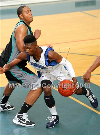 Thumbnail 3 in Sheldon vs. Compton (The Tournament) photogallery.