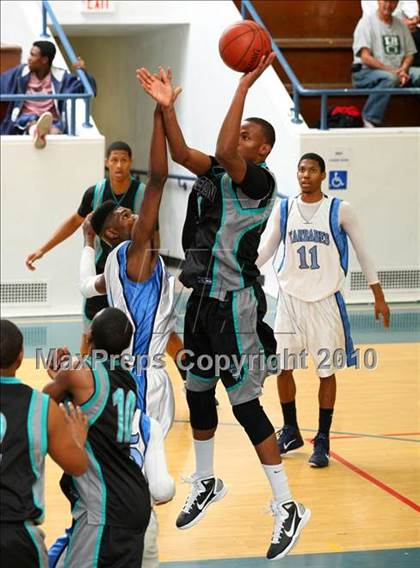 Thumbnail 1 in Sheldon vs. Compton (The Tournament) photogallery.