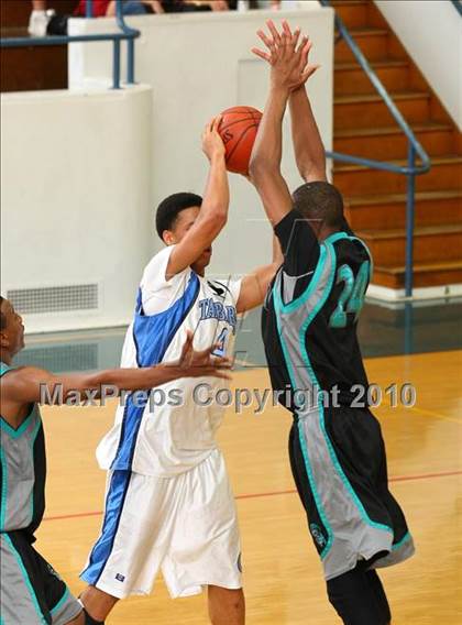 Thumbnail 2 in Sheldon vs. Compton (The Tournament) photogallery.