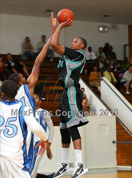 Thumbnail 3 in Sheldon vs. Compton (The Tournament) photogallery.