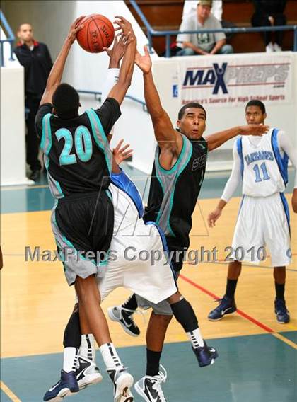 Thumbnail 2 in Sheldon vs. Compton (The Tournament) photogallery.