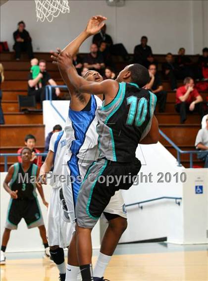 Thumbnail 2 in Sheldon vs. Compton (The Tournament) photogallery.