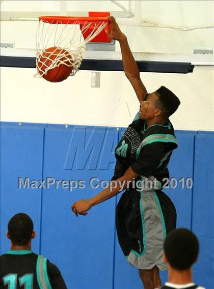 Thumbnail 1 in Sheldon vs. Compton (The Tournament) photogallery.