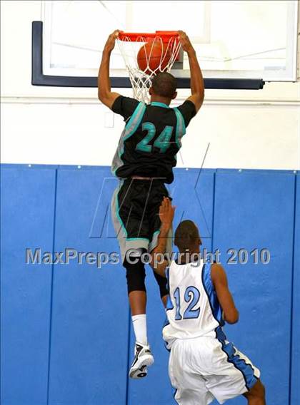 Thumbnail 1 in Sheldon vs. Compton (The Tournament) photogallery.