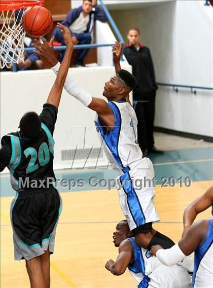 Thumbnail 1 in Sheldon vs. Compton (The Tournament) photogallery.