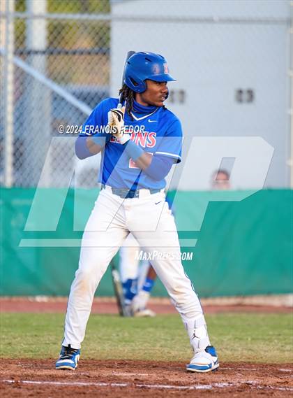 Thumbnail 3 in King @ Sumner (Saladino) photogallery.