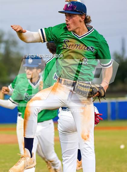 Thumbnail 2 in King @ Sumner (Saladino) photogallery.
