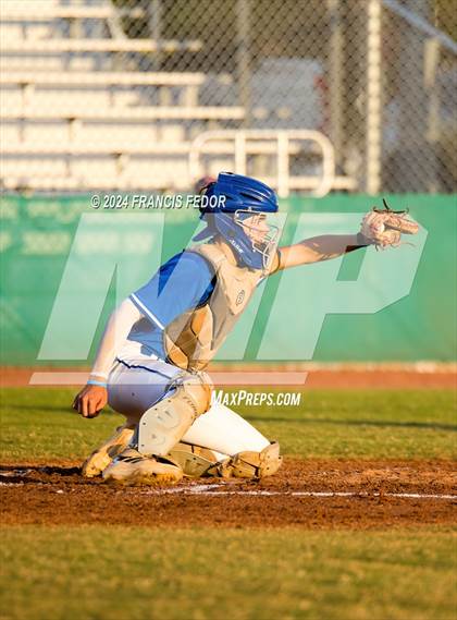 Thumbnail 3 in King @ Sumner (Saladino) photogallery.