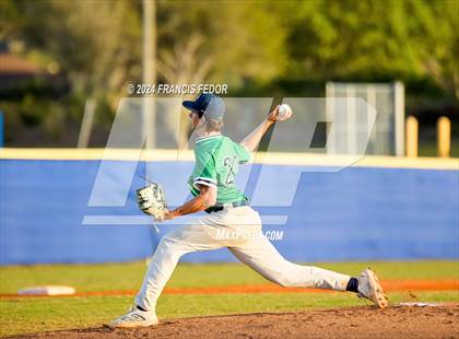 Thumbnail 1 in King @ Sumner (Saladino) photogallery.