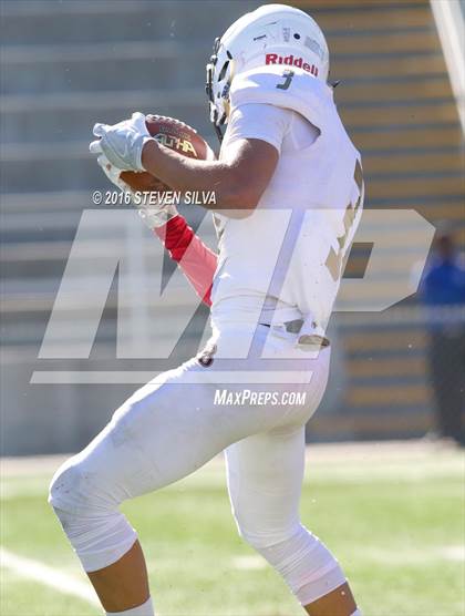 Thumbnail 2 in Bishop's vs. Christian (CIF SDS Division 3 Final) photogallery.