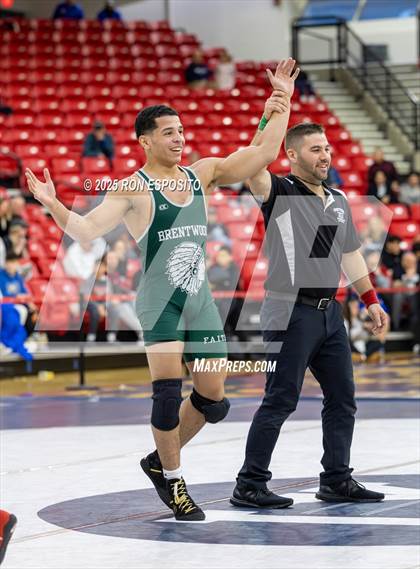 Thumbnail 3 in NYSPHSAA Section XI State Qualifier D1 (Semifinals and Finals) photogallery.