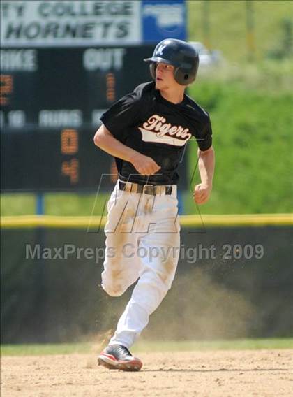 Thumbnail 3 in Mexico vs. Aquinas (NYSPHSAA Class A Semifinal) photogallery.