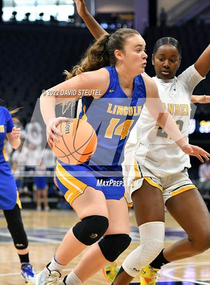 Thumbnail 2 in Vanden vs. Lincoln (CIF SJS D3 Final) photogallery.