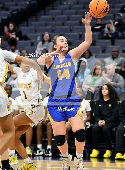 Thumbnail 2 in Vanden vs. Lincoln (CIF SJS D3 Final) photogallery.