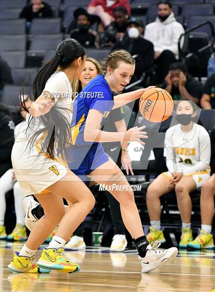 Thumbnail 3 in Vanden vs. Lincoln (CIF SJS D3 Final) photogallery.