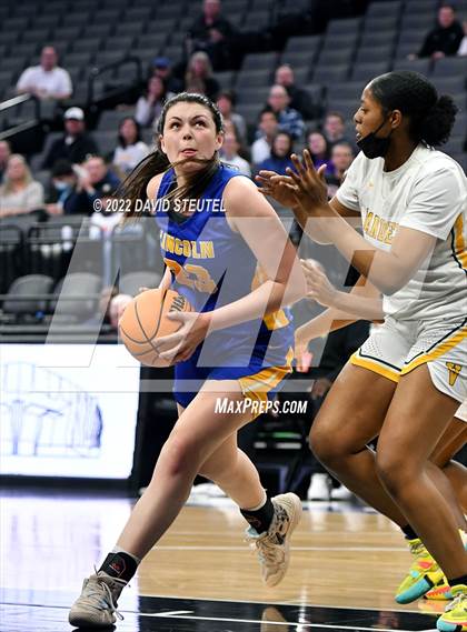 Thumbnail 2 in Vanden vs. Lincoln (CIF SJS D3 Final) photogallery.