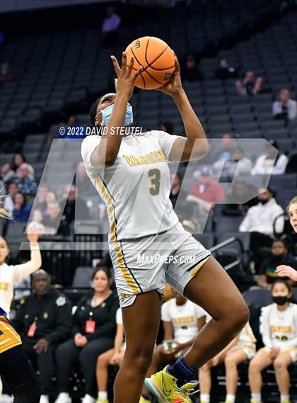 Thumbnail 2 in Vanden vs. Lincoln (CIF SJS D3 Final) photogallery.