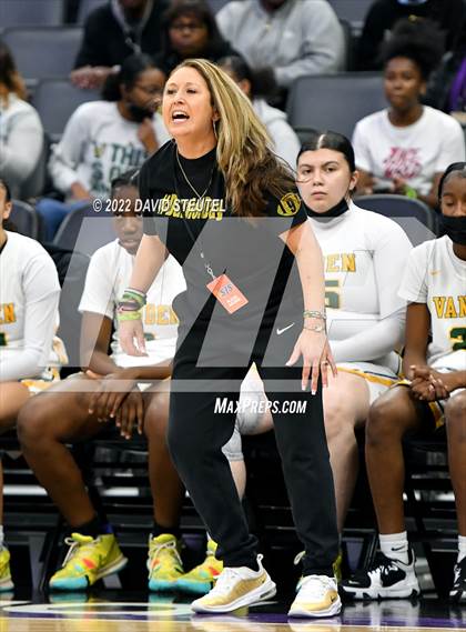 Thumbnail 2 in Vanden vs. Lincoln (CIF SJS D3 Final) photogallery.