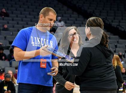 Thumbnail 3 in Vanden vs. Lincoln (CIF SJS D3 Final) photogallery.
