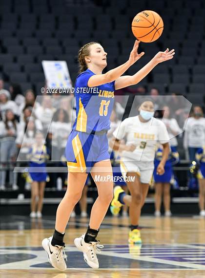 Thumbnail 2 in Vanden vs. Lincoln (CIF SJS D3 Final) photogallery.