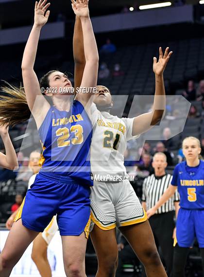 Thumbnail 2 in Vanden vs. Lincoln (CIF SJS D3 Final) photogallery.