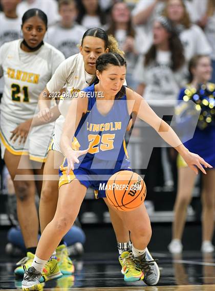 Thumbnail 3 in Vanden vs. Lincoln (CIF SJS D3 Final) photogallery.