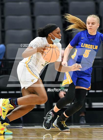 Thumbnail 3 in Vanden vs. Lincoln (CIF SJS D3 Final) photogallery.