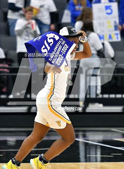 Thumbnail 2 in Vanden vs. Lincoln (CIF SJS D3 Final) photogallery.