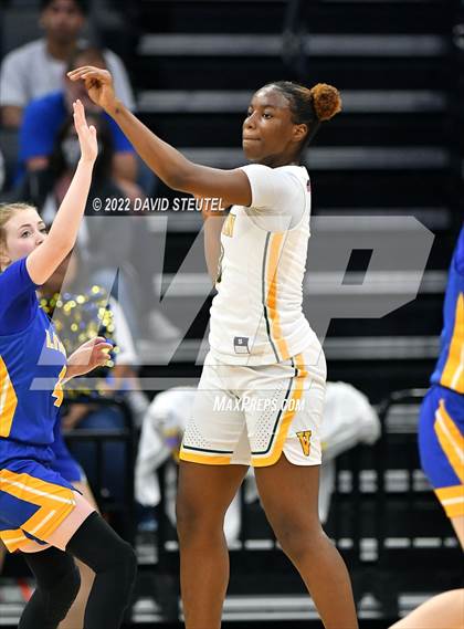 Thumbnail 2 in Vanden vs. Lincoln (CIF SJS D3 Final) photogallery.