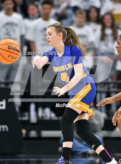 Thumbnail 1 in Vanden vs. Lincoln (CIF SJS D3 Final) photogallery.