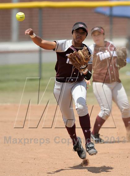 Thumbnail 1 in Torrance @ Edison (Game 1) photogallery.