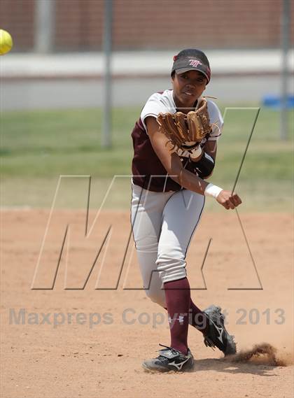 Thumbnail 2 in Torrance @ Edison (Game 1) photogallery.