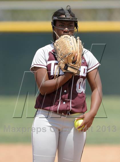 Thumbnail 2 in Torrance @ Edison (Game 1) photogallery.