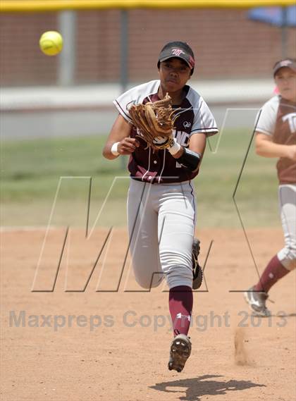 Thumbnail 2 in Torrance @ Edison (Game 1) photogallery.