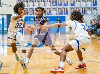 Thumbnail 3 in Muncie Central @ Indianapolis  Bishop Chatard photogallery.