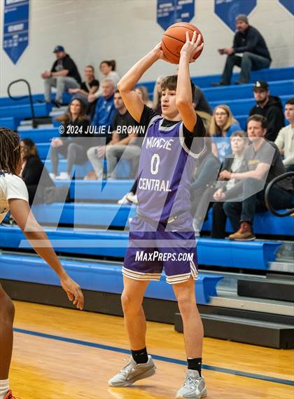 Thumbnail 3 in Muncie Central @ Indianapolis  Bishop Chatard photogallery.
