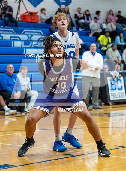 Thumbnail 2 in Muncie Central @ Indianapolis  Bishop Chatard photogallery.