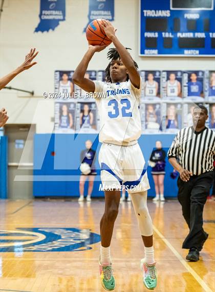 Thumbnail 1 in Muncie Central @ Indianapolis  Bishop Chatard photogallery.