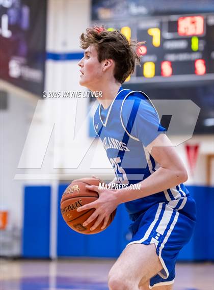 Thumbnail 1 in Highlands vs Beechwood (Freshman tournament) photogallery.