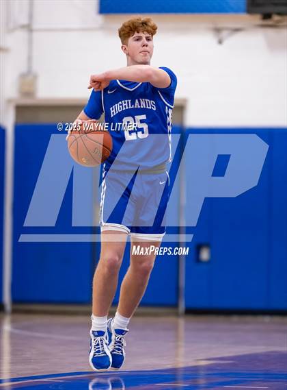 Thumbnail 1 in Highlands vs Beechwood (Freshman tournament) photogallery.