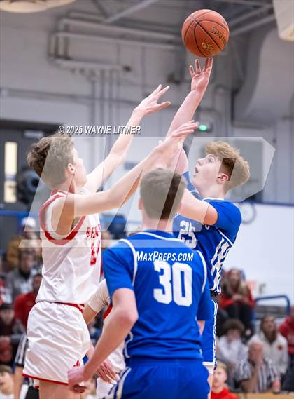 Thumbnail 2 in Highlands vs Beechwood (Freshman tournament) photogallery.