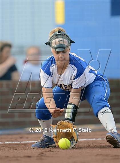 Thumbnail 2 in St. Charles Catholic vs Ursuline Academy  (SCC Jamboree) photogallery.
