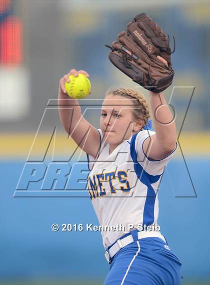 Thumbnail 2 in St. Charles Catholic vs Ursuline Academy  (SCC Jamboree) photogallery.