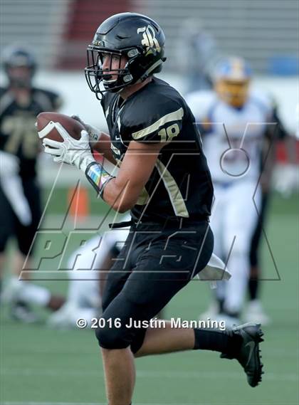 Thumbnail 3 in Robinson vs. Lakeside photogallery.
