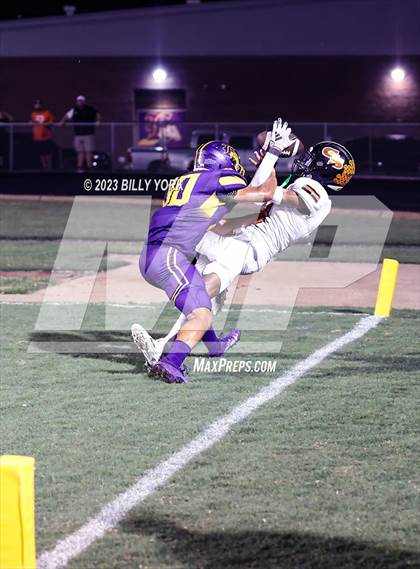 Thumbnail 2 in Grand Saline vs Edgewood photogallery.