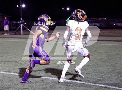 Thumbnail 2 in Grand Saline vs Edgewood photogallery.