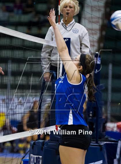 Thumbnail 3 in Williamsville South vs. John Glenn (NYSPHSAA Class B Final) photogallery.