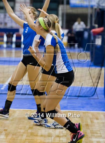 Thumbnail 3 in Williamsville South vs. John Glenn (NYSPHSAA Class B Final) photogallery.