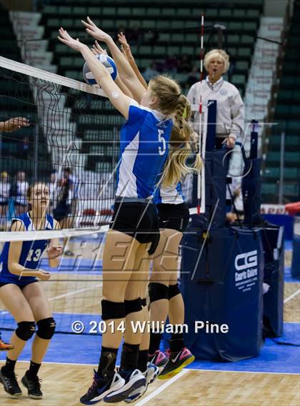 Thumbnail 2 in Williamsville South vs. John Glenn (NYSPHSAA Class B Final) photogallery.